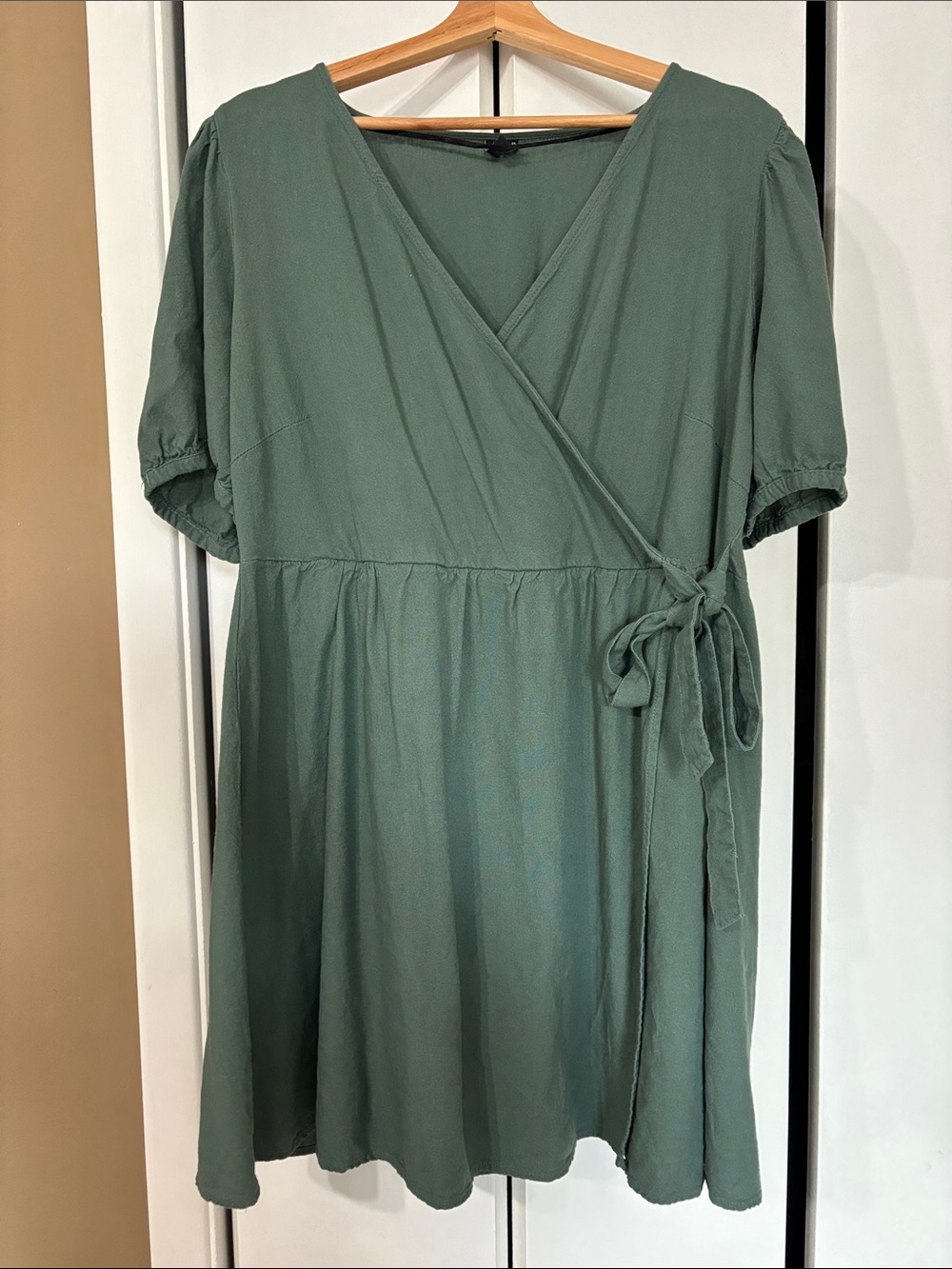 Vero moda curve Green Wrap-Style Short Sleeve Dress